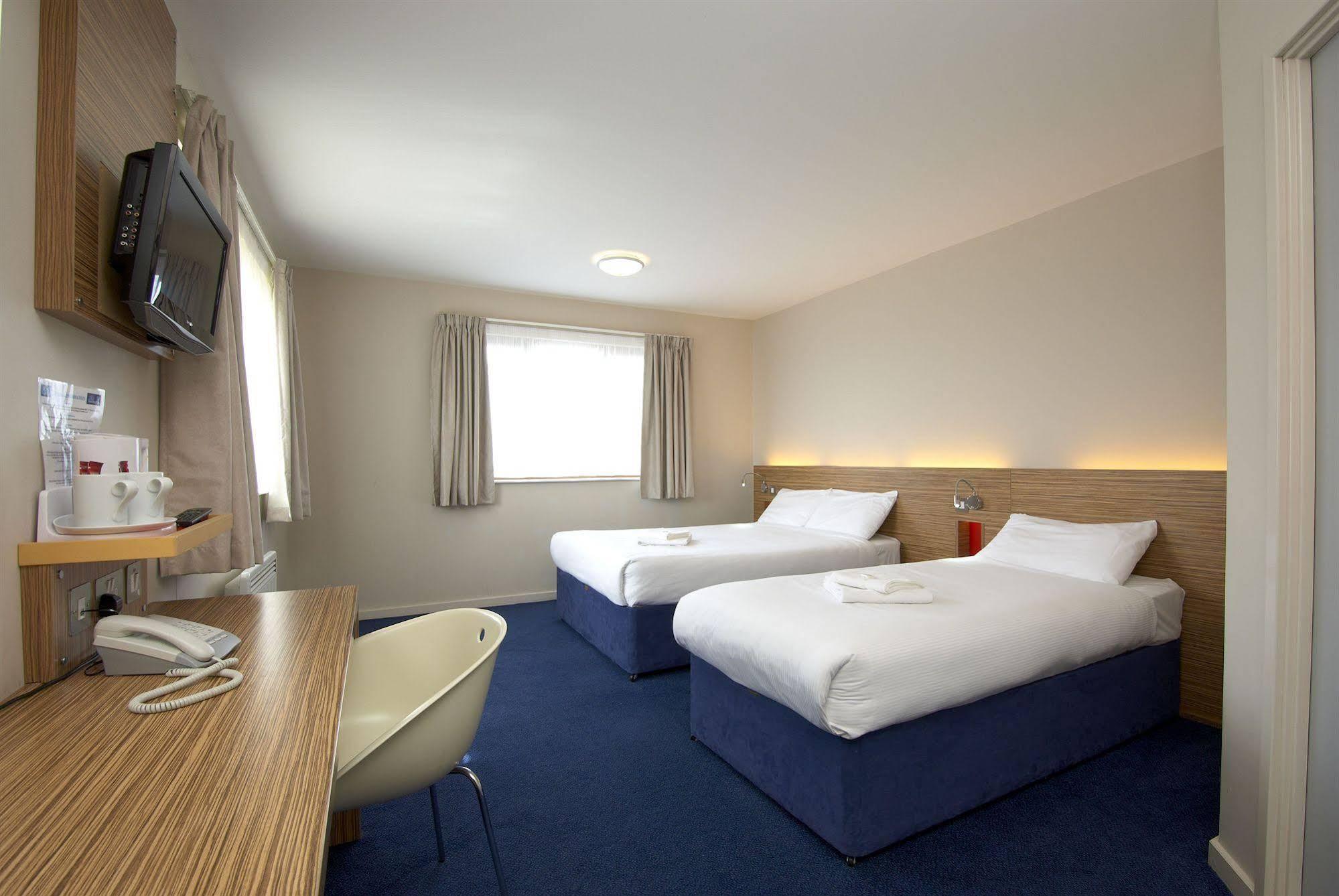Travelodge Limerick Junction Exteriör bild